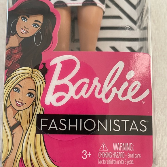 NIB Barbie Fashionista Doll #134 - Picture 7 of 7